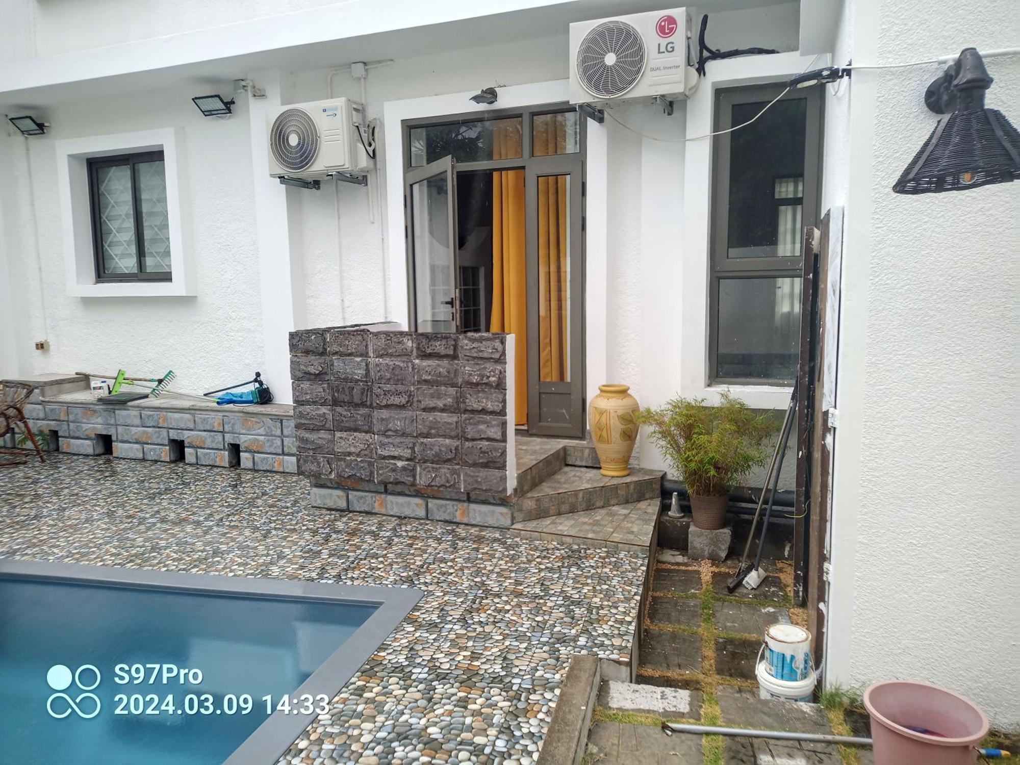 Happy House - Cosy Apartment With Private Pool And Walking Distance To Blue Bay Beach エクステリア 写真