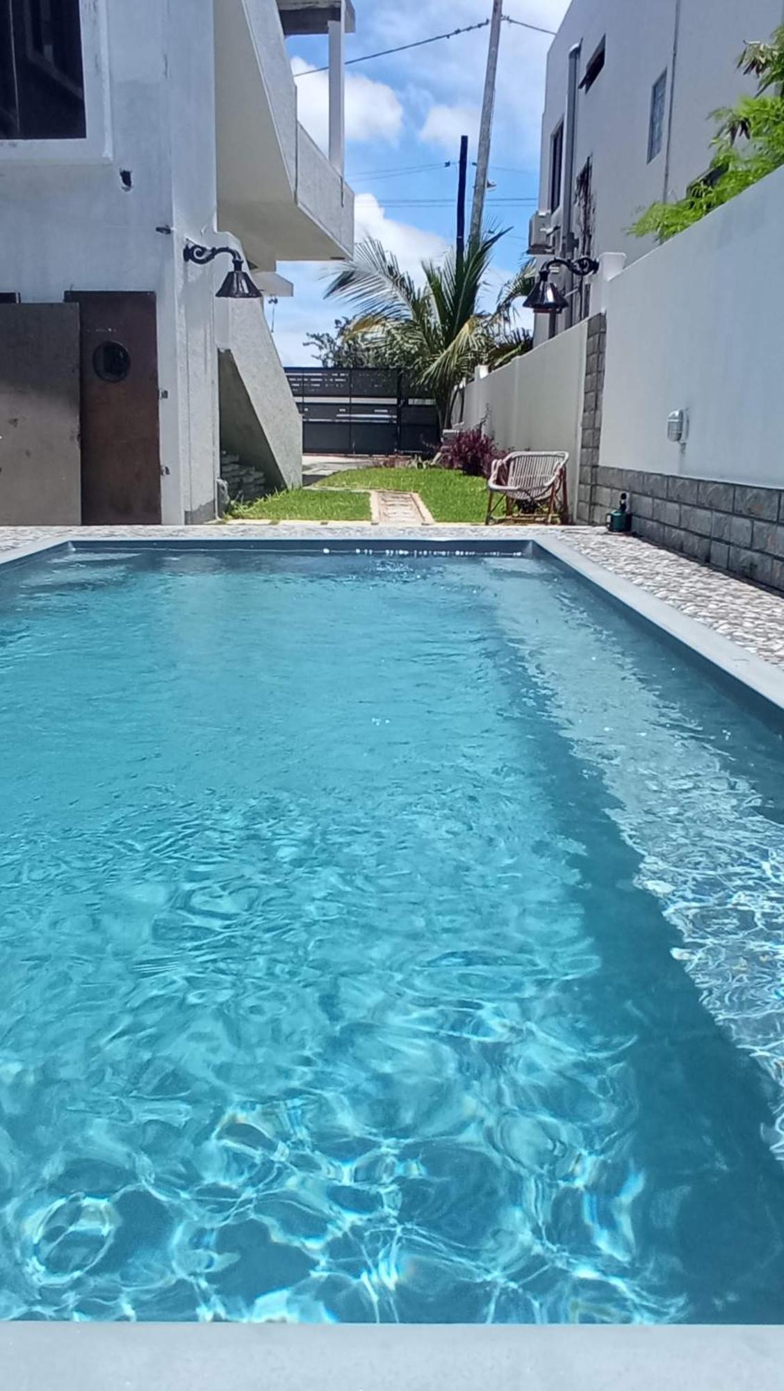 Happy House - Cosy Apartment With Private Pool And Walking Distance To Blue Bay Beach エクステリア 写真