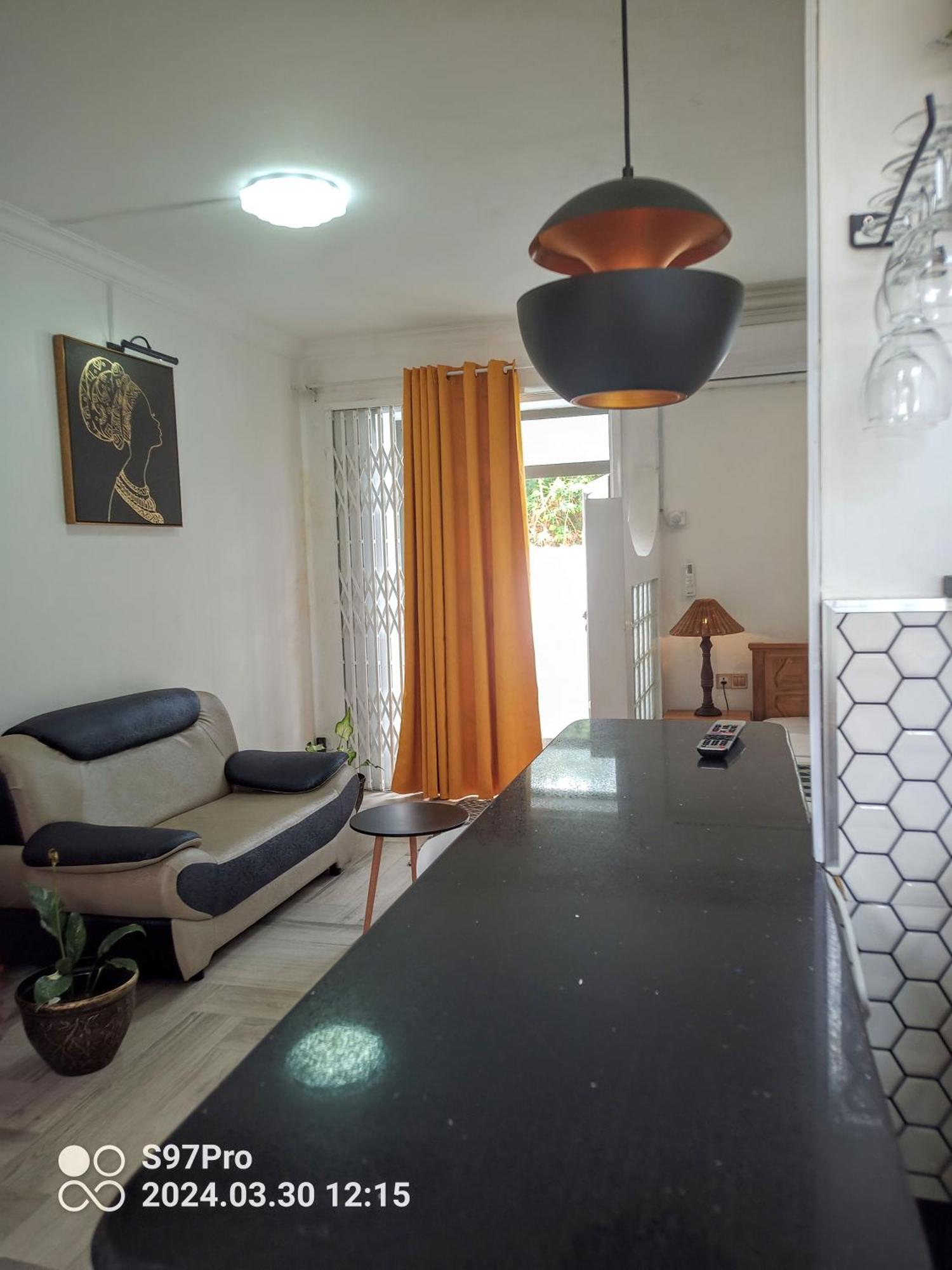 Happy House - Cosy Apartment With Private Pool And Walking Distance To Blue Bay Beach エクステリア 写真