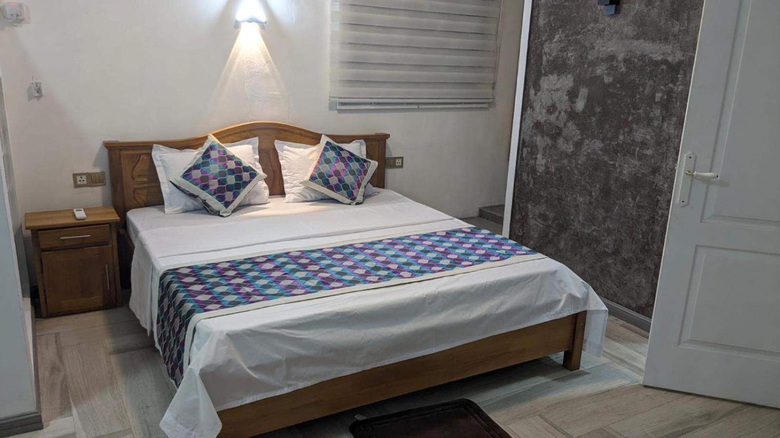 Happy House - Cosy Apartment With Private Pool And Walking Distance To Blue Bay Beach エクステリア 写真